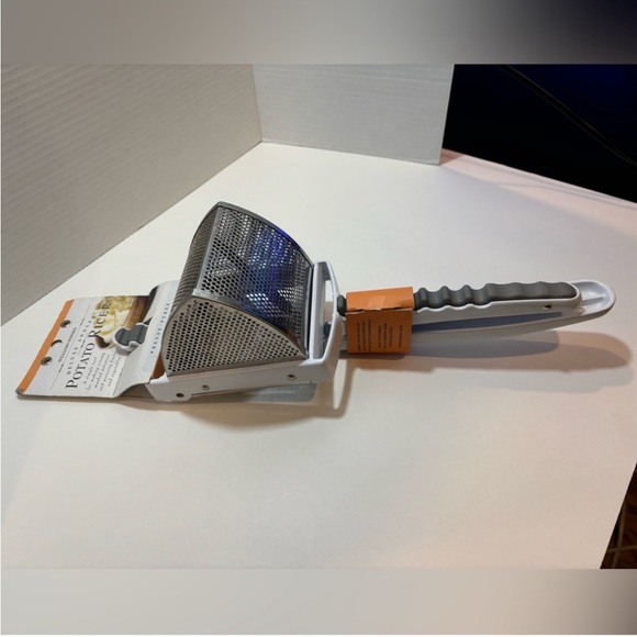 Williams Sonoma Potato Ricer Large Deluxe Angled Fruits Vegetables Baby Foods - Picture 1 of 11